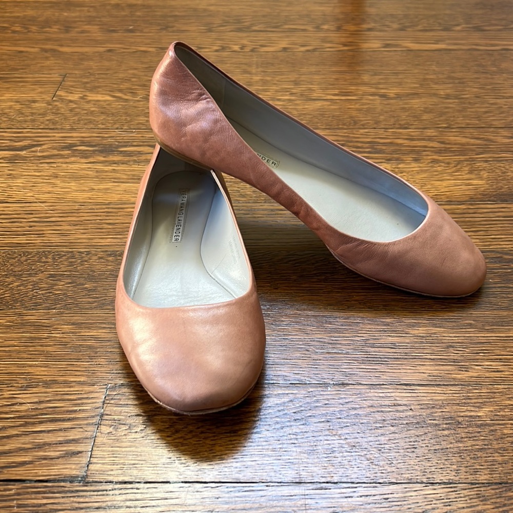 Vera Wang Lavender Lara Skimmer Size 5
